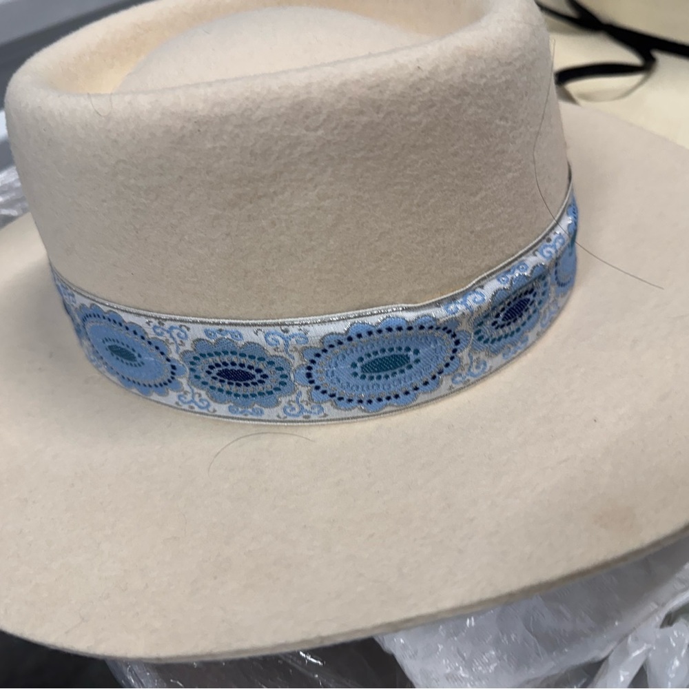 SALE 💋2 womens hats 🎩 Felt Boater & straw hat 2 Hats💋